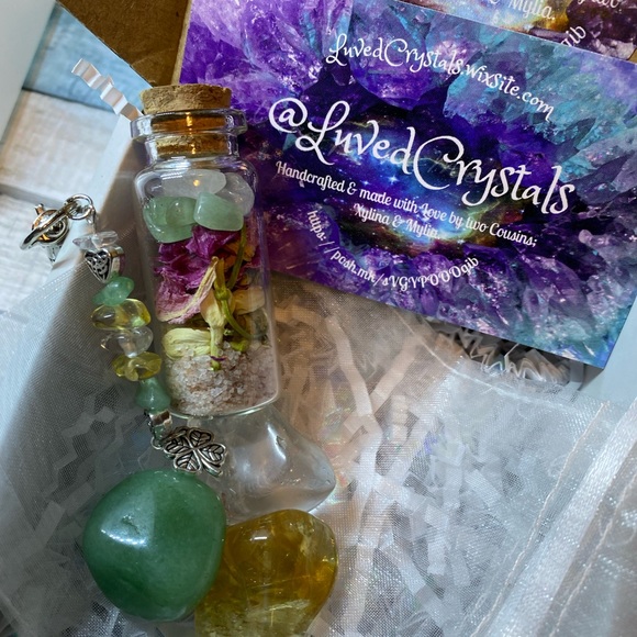 Handmade Lucky Crystal Set 🍀 - Picture 3 of 3